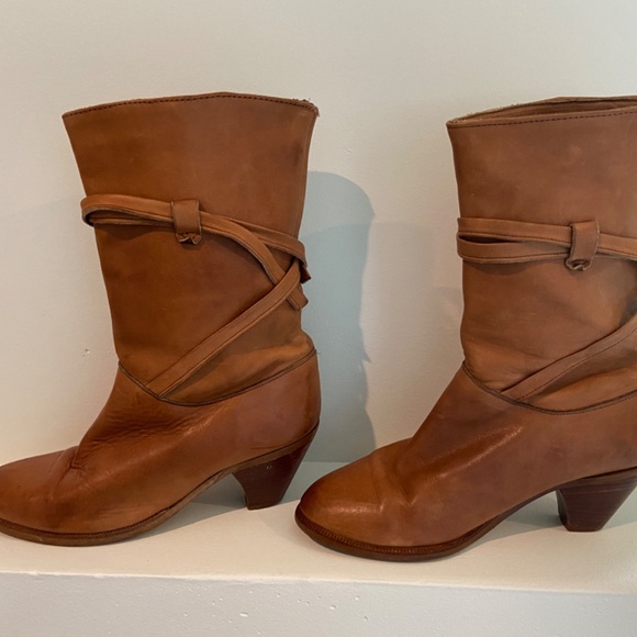 Vintage Frye Boots - Picture 4 of 11